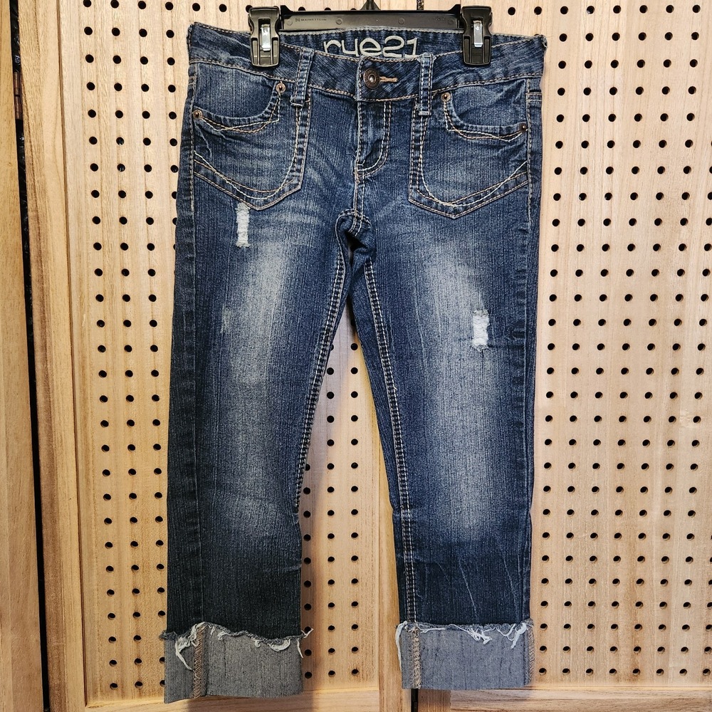 Rue 21 Capri Denim Jeans Size  0/1 Cuffed Hem Low-Rise Distressed Stretch
